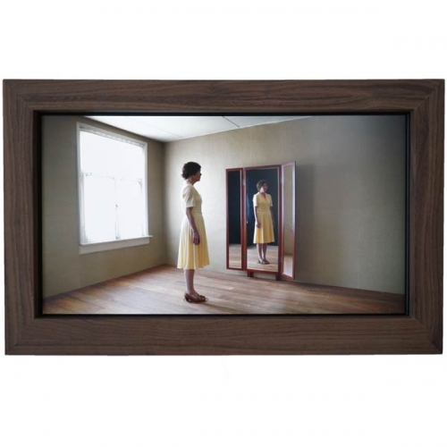 Serenade for a doll | fragment | loop; monitor, player, notenhouten doos; 51 x 32 x 19 cm; 2019